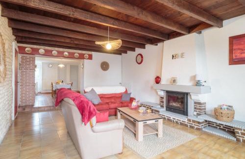 Berneuil House | Holiday Home Gîte La Truffière Saintongeaise by Interhome