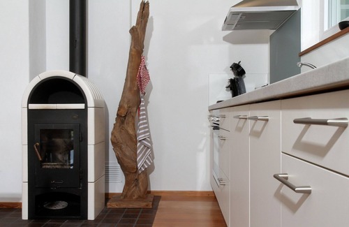 Waldshut-Tiengen House | Holiday Home 'Gästehäusle' with Private Garden, Balcony and Wi-Fi