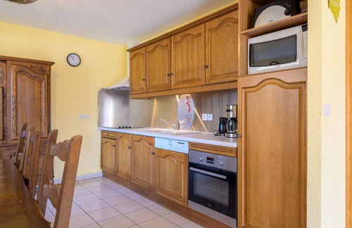 Rupt-sur-Moselle House | Holiday Home 'Gîte Cerf' with Private Terrace, Wi-Fi and Air Conditioning
