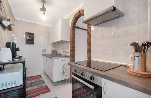 Benalmadena House | Holiday Home 'Gecko' with Private Terrace, Wi-Fi and Air Conditioning
