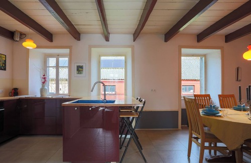 Prat House | Holiday Home 'Gite 1' with Shared Pool, Private Terrace and Wi-Fi