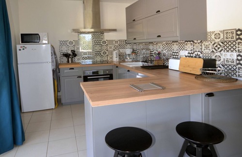 Martel House | Holiday Home 'Gite À Martel Avec Piscine' with Heated Pool, Terrace & Wi-Fi