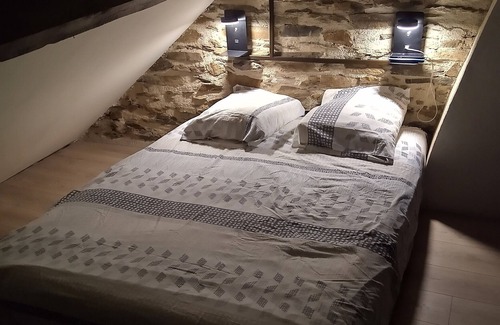 Fresselines House | Holiday Home 'Gîte Le Puyrajaud' with Private Terrace, Private Garden and Wi-Fi