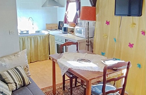 La Rochette Apartment | Holiday Home 'Gîte Studio Saint Ribert' with Mountain View, Wi-Fi and Air Conditioning