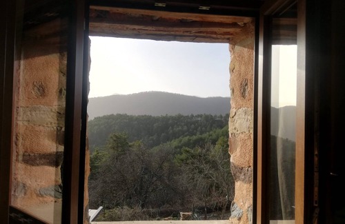 La Rochette Apartment | Holiday Home 'Gîte Studio Saint Ribert' with Mountain View, Wi-Fi and Air Conditioning