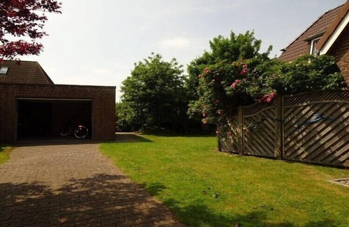 Midlum Apartment | Holiday home gray seal