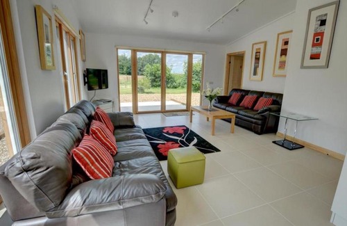 Etchinghill House | Holiday Home Great Field Farm Cottages by Interhome
