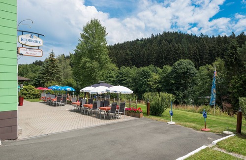 Warmensteinach House | Holiday Home 'Gruppenferienhaus Dressel' with Mountain View, Shared Terrace and Wi-Fi