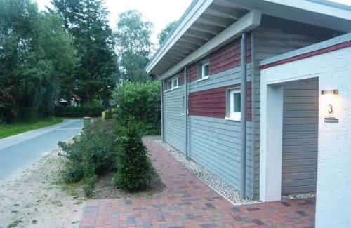 Volksdorf House | Holiday Home 'Guesthouse Mellenberg' with Private Terrace, Private Garden and Wi-Fi