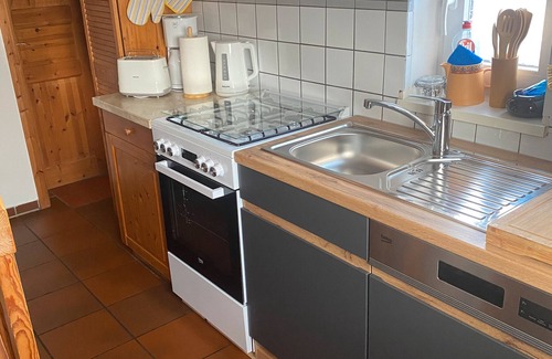 Hohen Pritz House | Holiday Home 'Günther' with Shared Terrace, Private Garden and Wi-Fi