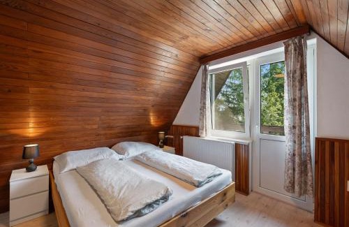Karlovy Dvory House | Holiday Home Hůrka by Interhome