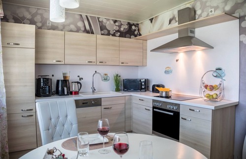 Nordenham House | Holiday Home 'Harmonie' with Private Terrace and Wi-Fi