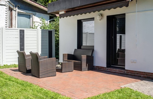 Nordenham House | Holiday Home 'Harmonie' with Private Terrace and Wi-Fi