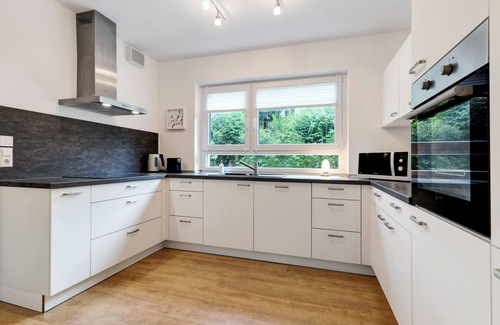 Rammersweier House | Holiday Home 'Haus 15' with Shared Terrace, Shared Garden and Wi-Fi