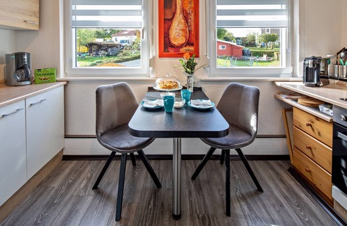 Hannoversch Munden House | Holiday Home 'Haus am Vogelsang' close to Historic Centre with Shared Pool & Wi-Fi