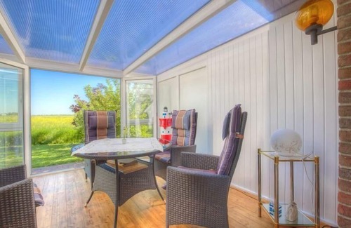 Norderhafen House | Holiday home Haus Feldblick