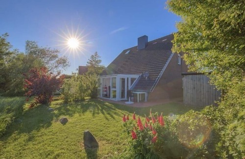 Norderhafen House | Holiday home Haus Feldblick