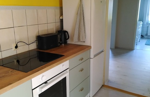 Calau House | Holiday Home 'Haus Im Grünen' with Private Terrace, Shared Garden and Wi-Fi