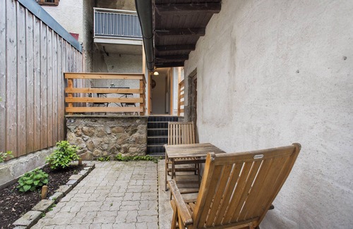 Laufen House | Holiday Home 'Haus Maria' with Private Terrace, Private Garden and Wi-Fi
