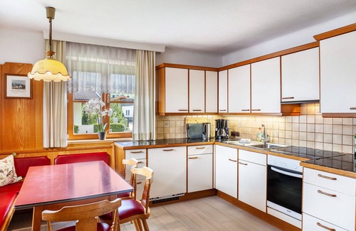 Leogang House | Holiday Home 'Haus Sinning' with mountain view, private terrace, garden and wifi