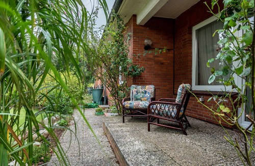 Pahlen House | Holiday Home 'Haus Sonnenschein' with Private Terrace, Private Garden and Wi-Fi