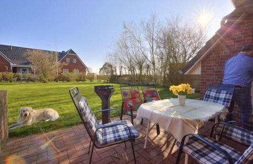 Norderhafen House | Holiday home Haus Strandläufer