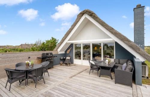 Nørre Lyngvig House | Holiday Home Hen - 400m from the sea by Interhome