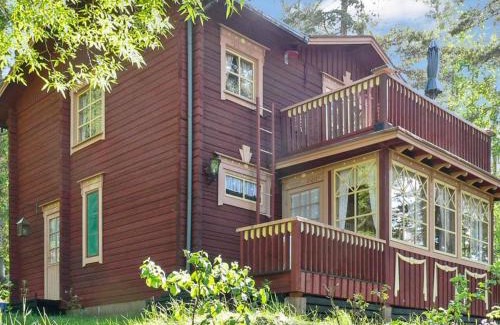 Viitasaari House | Holiday Home Hirsiranta by Interhome