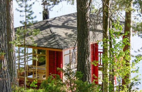 Viitasaari House | Holiday Home Hirsiranta by Interhome