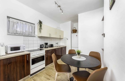 Balatonmariafurdo House | Holiday home with garden pavilion and WiFi