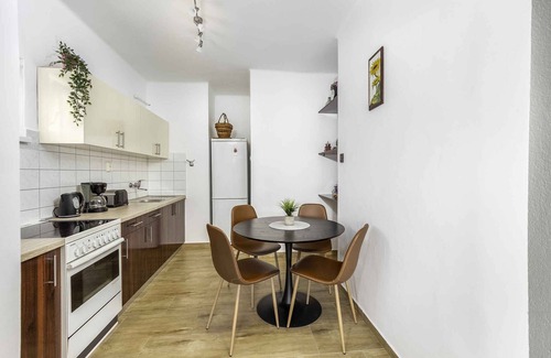 Balatonmariafurdo House | Holiday home with garden pavilion and WiFi