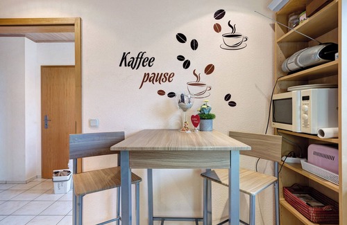 Achtrup House | Holiday Home 'Huus Meernmank' with Shared Terrace, Shared Garden and Wi-Fi