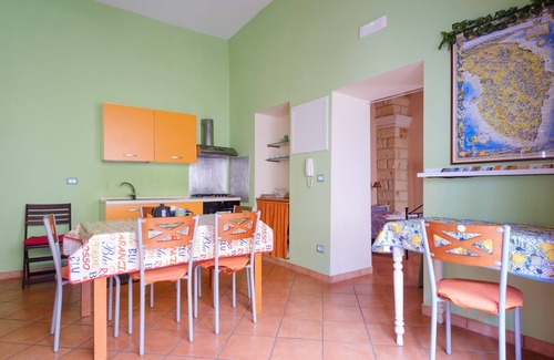 Galatina Historic Centre House | Holiday Home 'I Colori di Civico 19' with Terraces & Wi-Fi