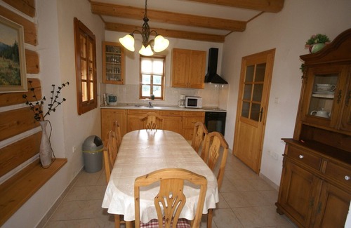 Stupna House | Holiday Home in Stupna with Garden