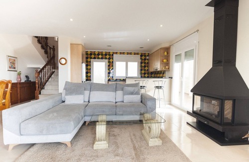Palau-Saverdera House | Holiday Home in Empuriabrava with Private Pool