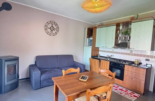 Osiglia House | Holiday Home 'Il Nido Sul Lago' with Lake View, Private Terrace