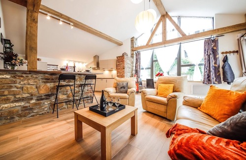 Manhay House | Holiday Home in Ardennes with Garden BBQ