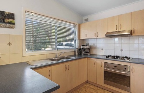 Second Valley House | Holiday Home in Second Valley - pet friendly. Short stroll to the beach