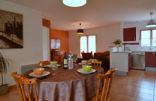 Avrille House | Holiday Home in Avrillé near Sandy Beaches
