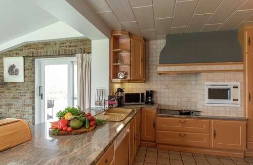 Beffe House | Holiday Home in Rendeux with Finnish Sauna