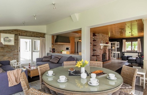 Beffe House | Holiday Home in Rendeux with Finnish Sauna