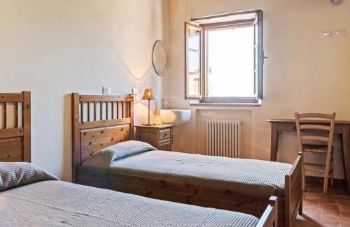 Ca' de' Grimaldi House | Holiday Home in Ca' De' Grimaldi with Garden