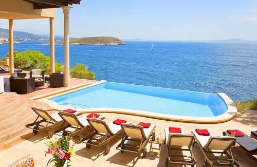 Badia de Palma Villa | Holiday Home in Cala Vinyes near Beaches