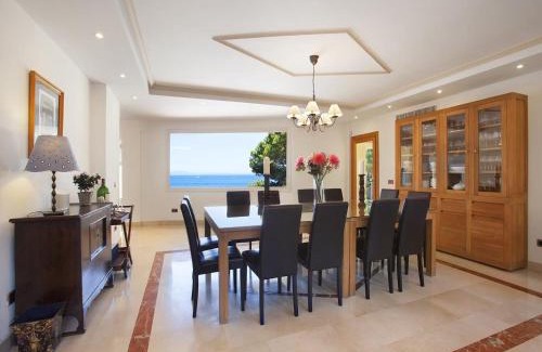 Badia de Palma Villa | Holiday Home in Cala Vinyes near Beaches
