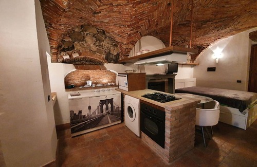 Clusane House | Holiday home in Clusane near lake