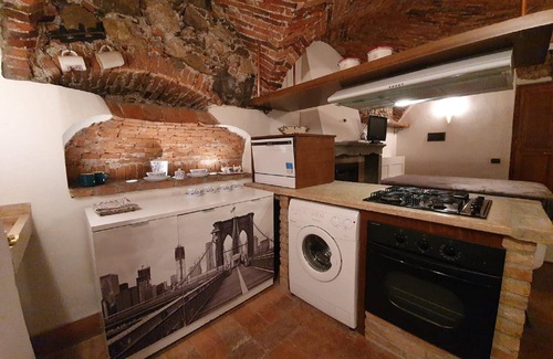 Clusane House | Holiday home in Clusane near lake