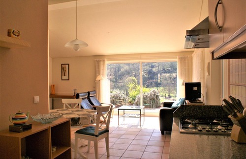 Covas House | Holiday Home in Covas with Eco Pool