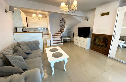 Dziwnowek House | Holiday Home in Dziwnowek with Pool & Beach