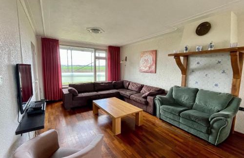 Elsendorp House | Holiday Home in Elsendorp with Garden