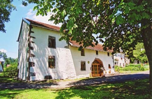 Esmoulieres House | Holiday Home in Esmoulières near Forest